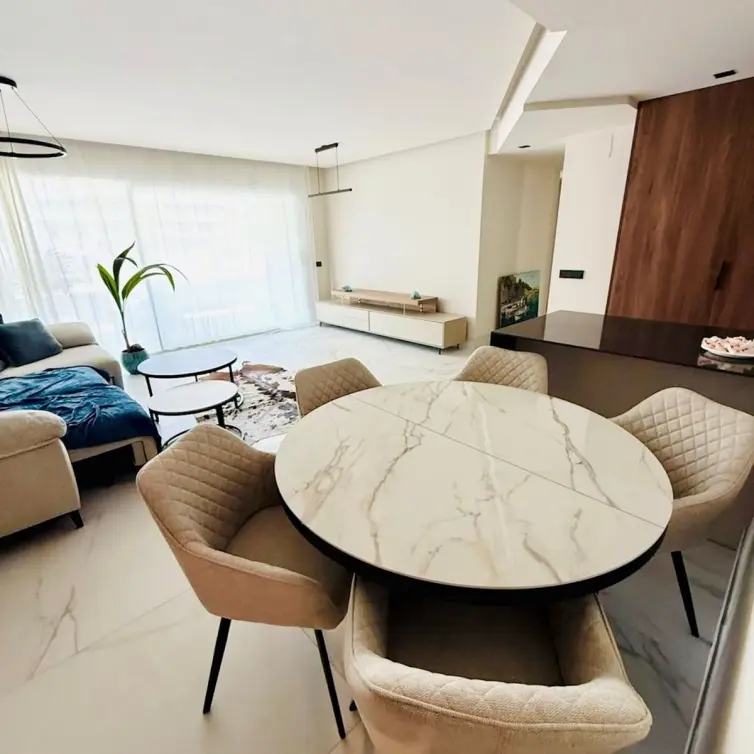 Alquiler a largo plazo de apartamento en planta media en San Pedro de Alcántara