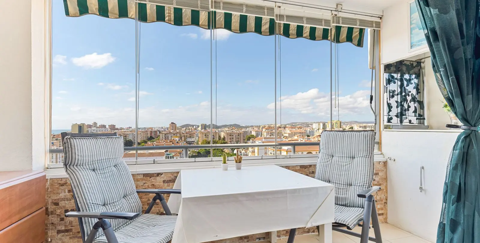 Sale of middle floor apartment in Los Boliches 7