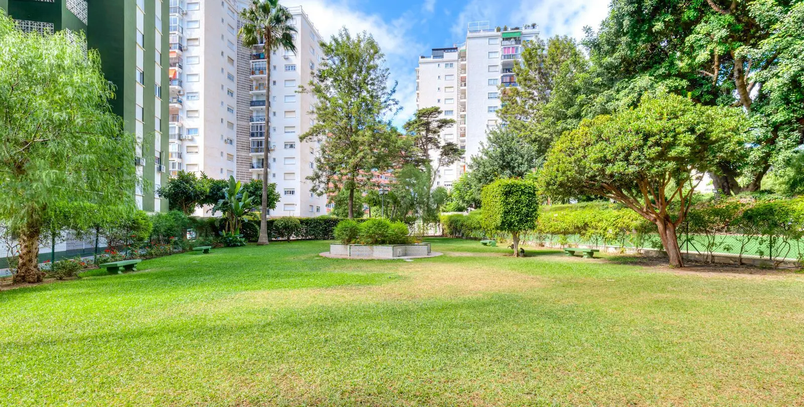 Sale of middle floor apartment in Los Boliches 18
