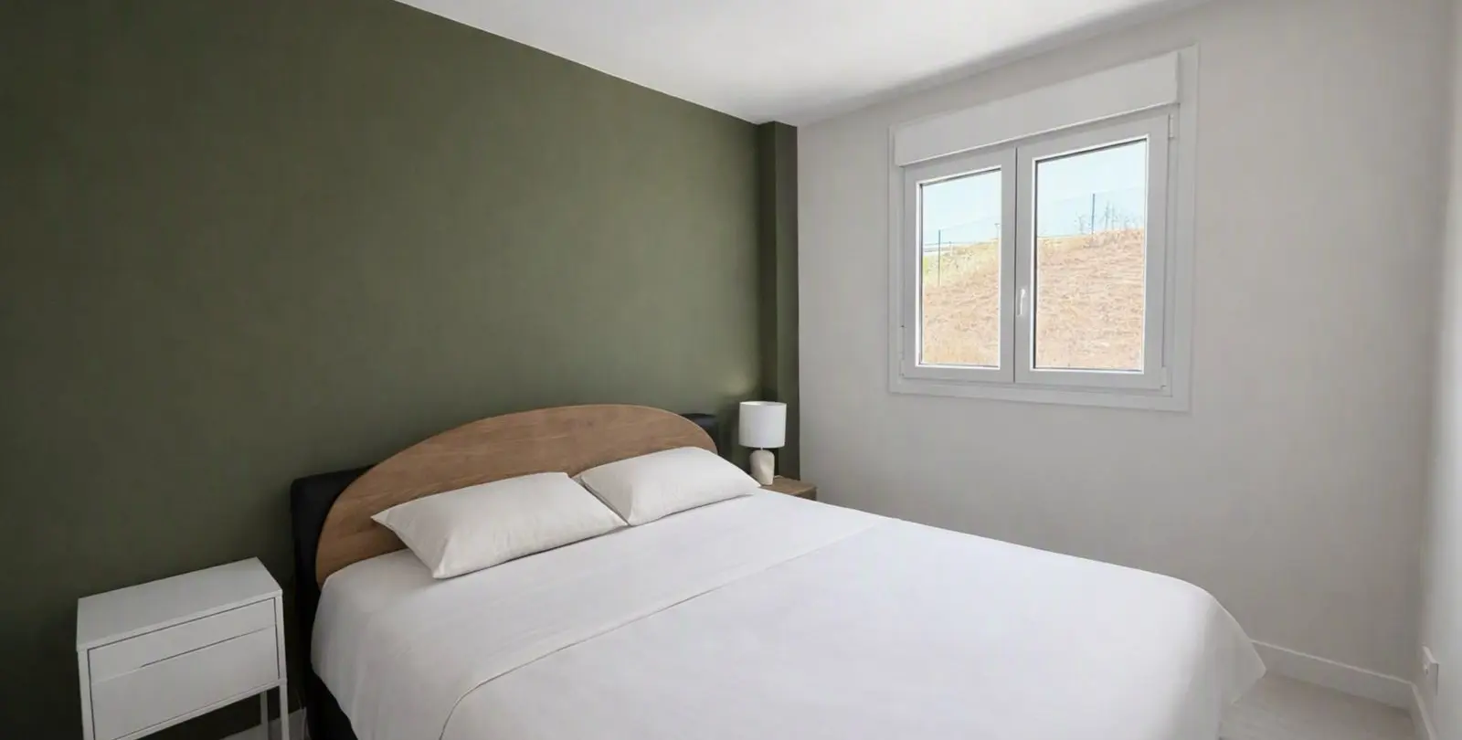 Sale of middle floor apartment in Estepona 10