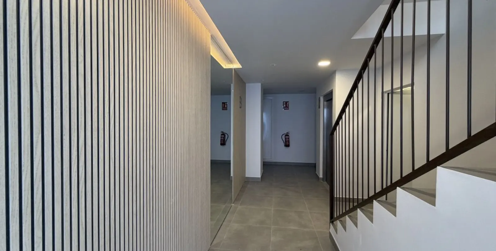 Sale of middle floor apartment in Estepona 16