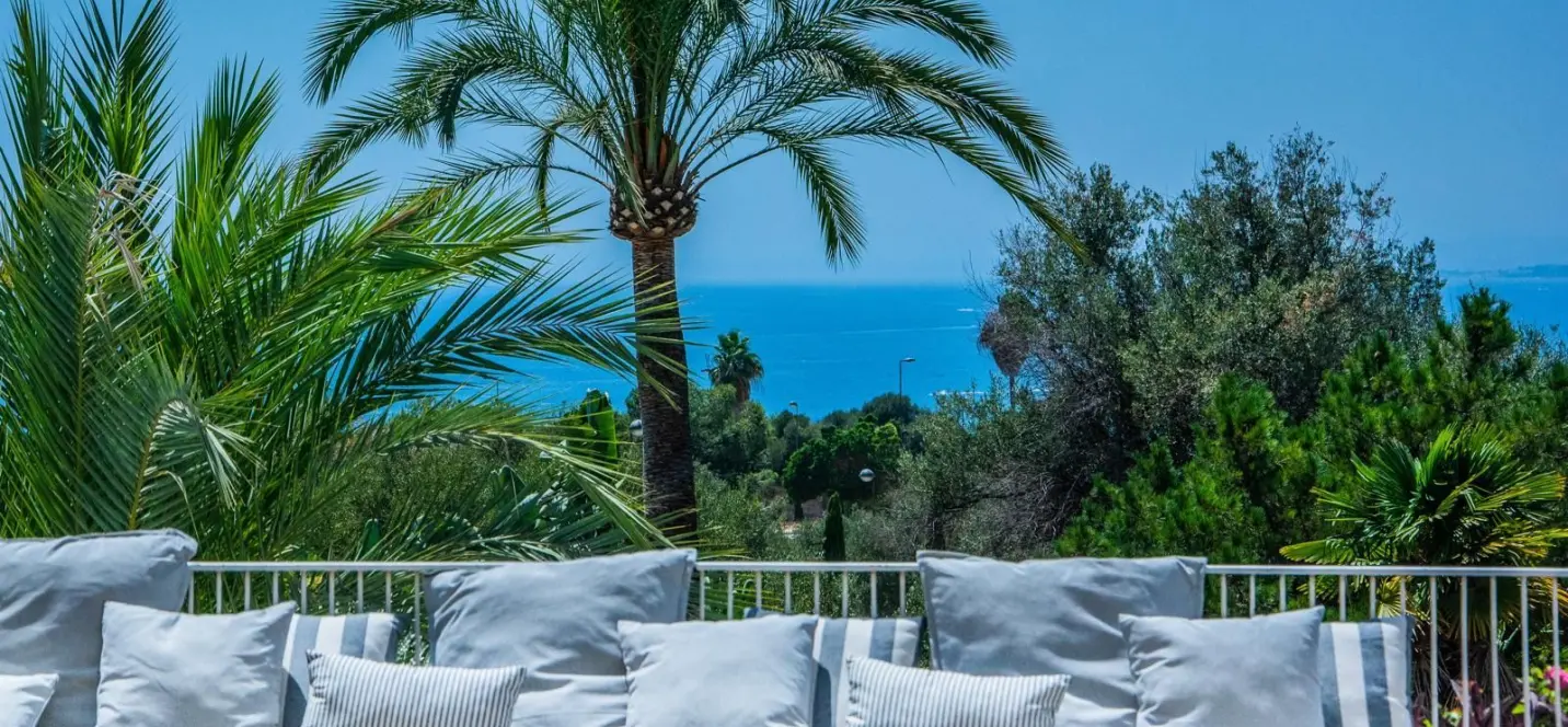 Venta de apartamento en planta media en Río Real 0