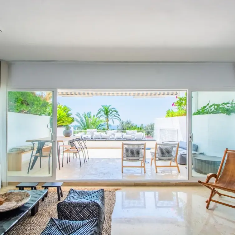 Venta de apartamento en planta media en Río Real
