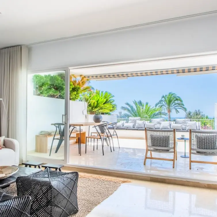 Venta de apartamento en planta media en Río Real
