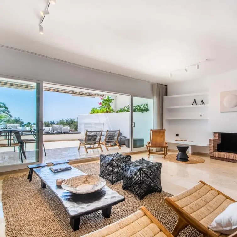 Venta de apartamento en planta media en Río Real