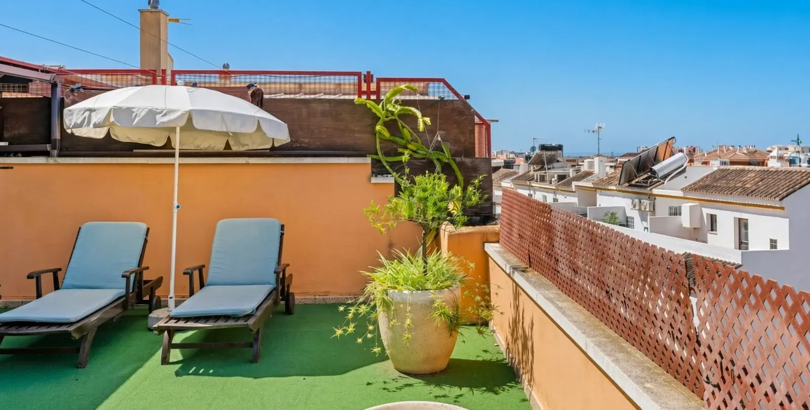 Venta de ático en Estepona 1