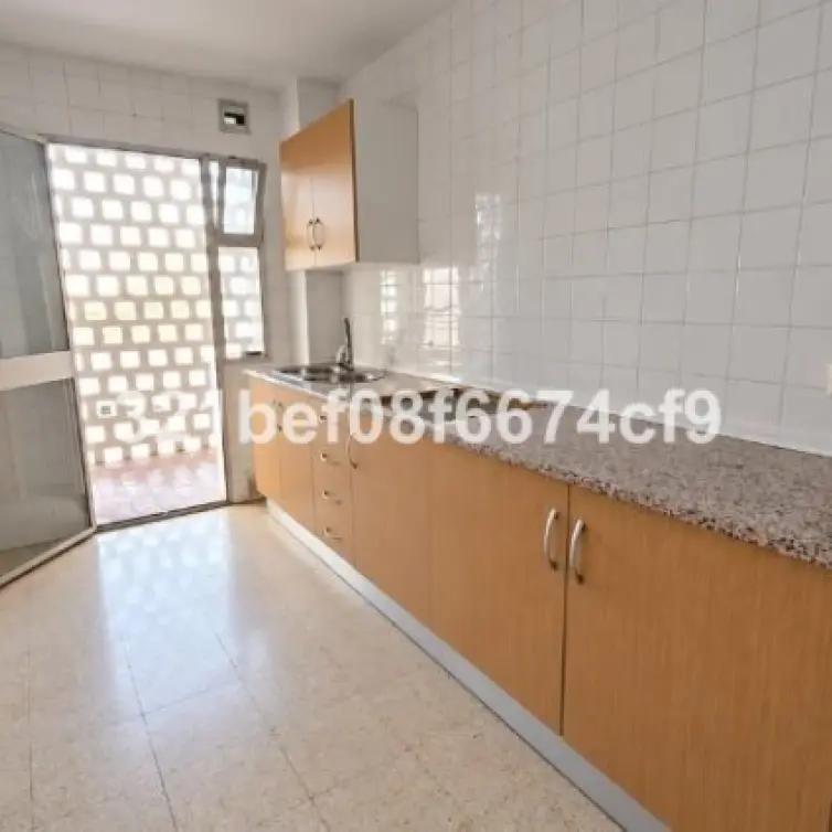 Venta de apartamento en planta media en Teatinos