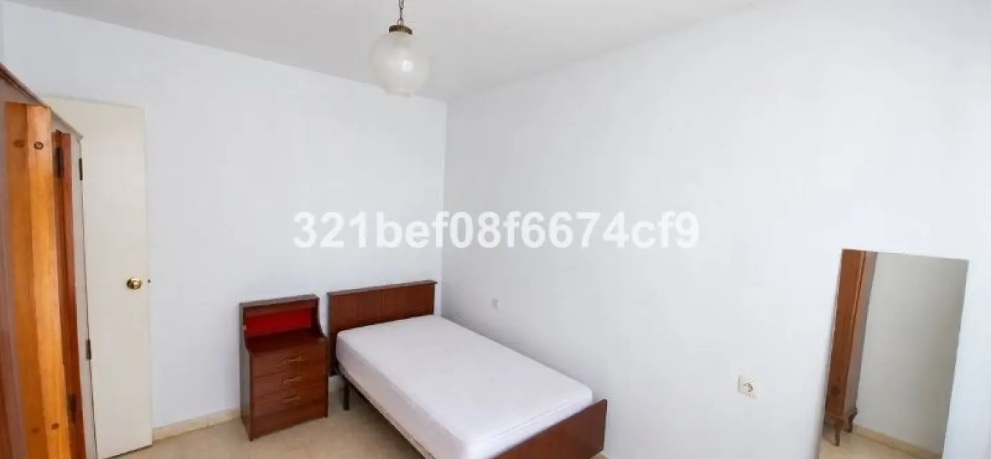 Venta de apartamento en planta media en Teatinos 4