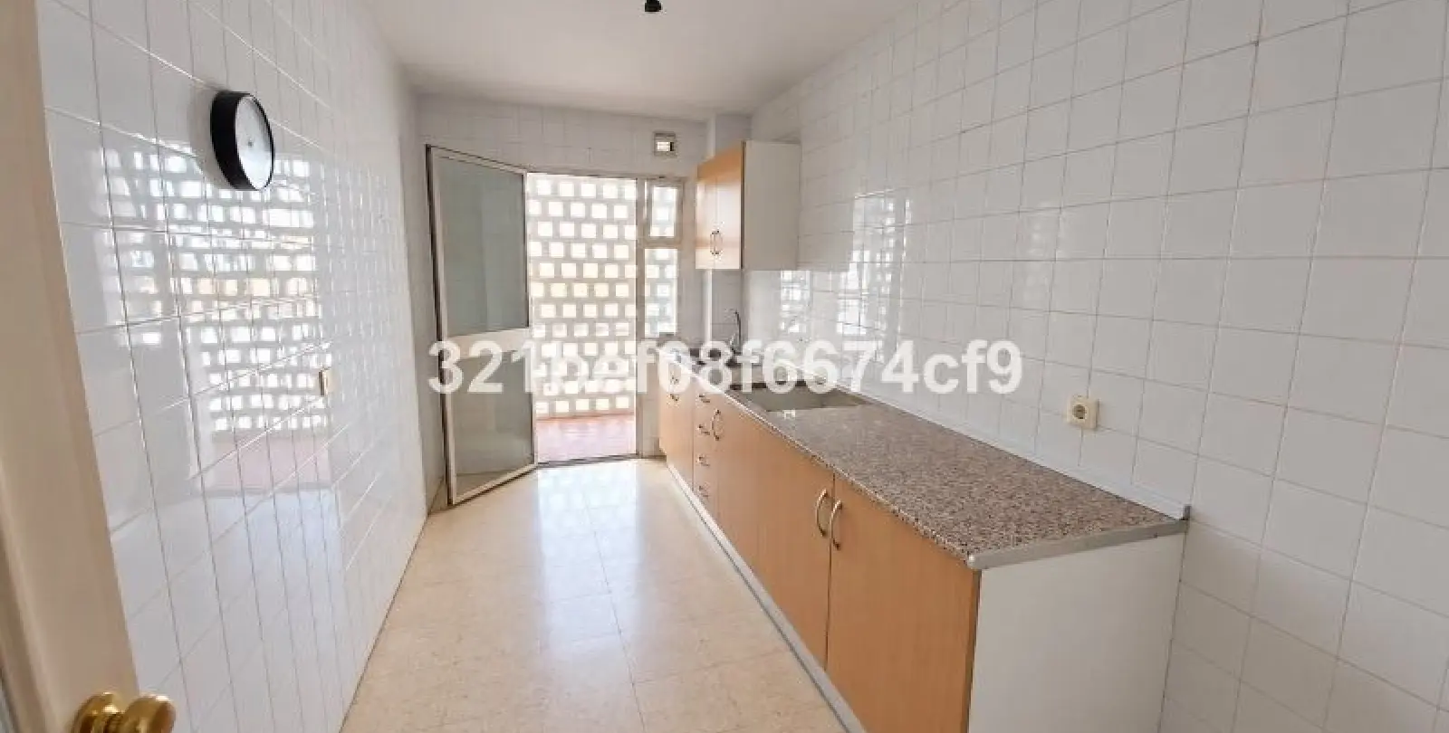 Venta de apartamento en planta media en Teatinos 15