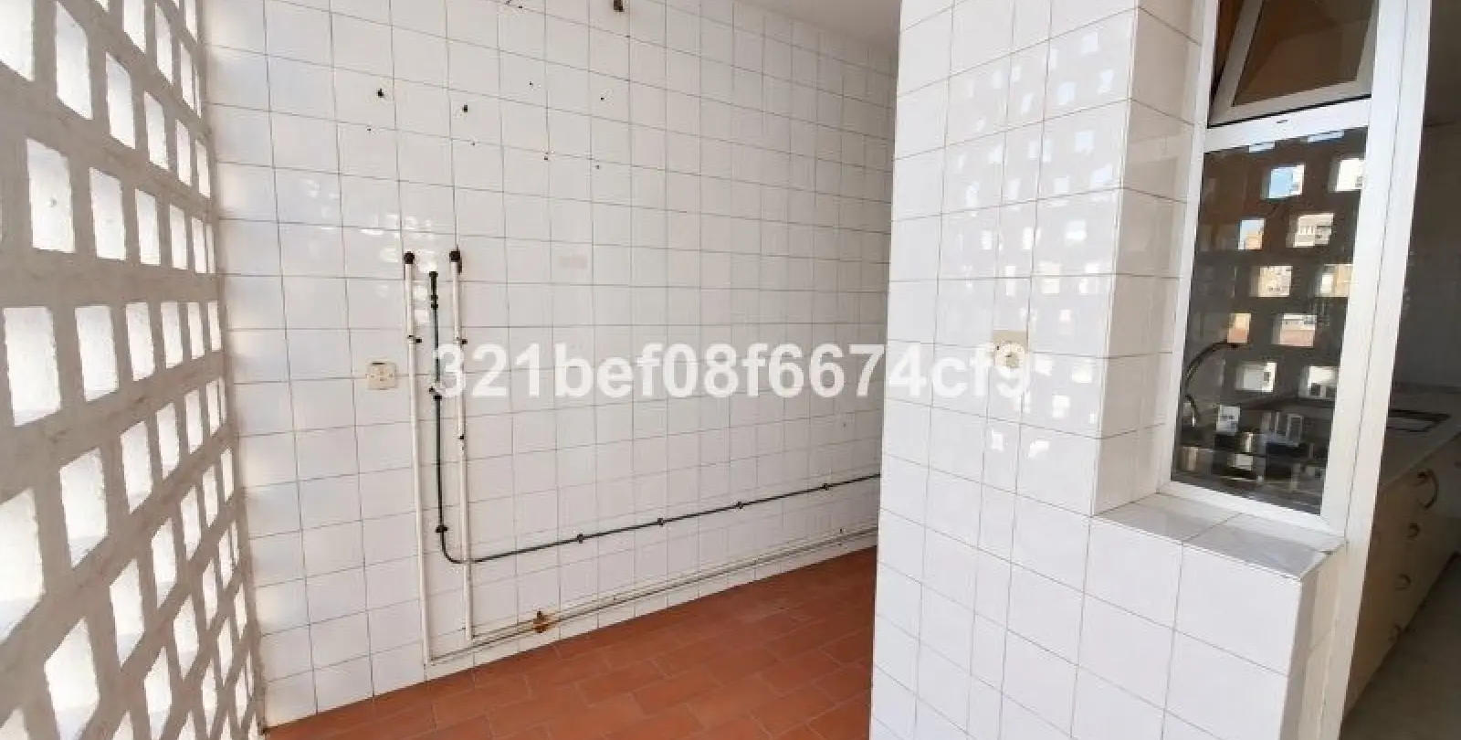 Venta de apartamento en planta media en Teatinos 28