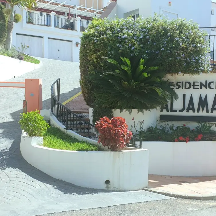 Продажа апартаментов на первом этаже в Nerja