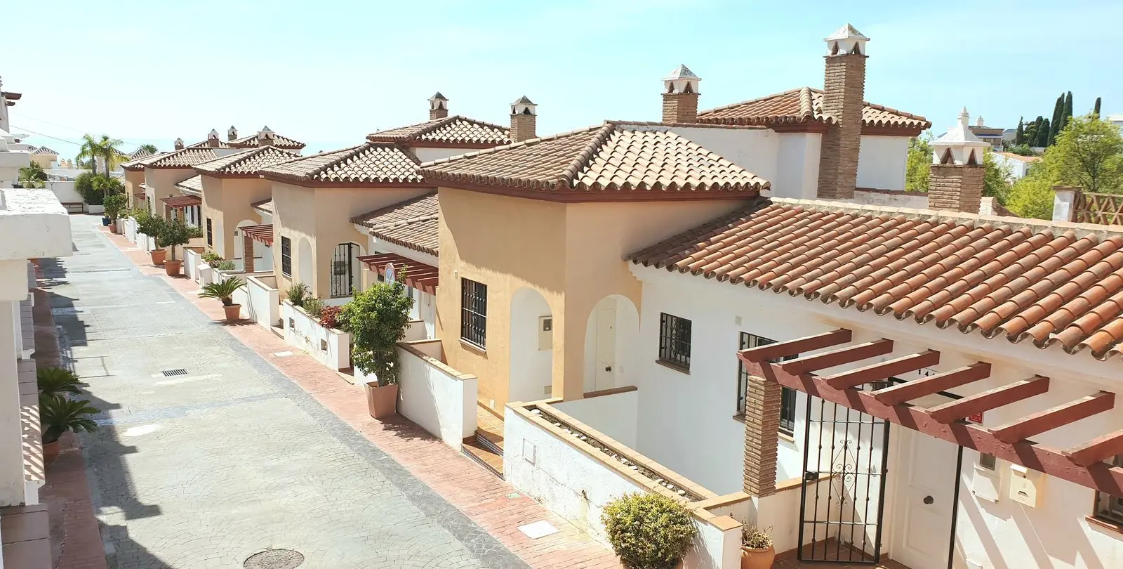 Продажа апартаментов на первом этаже в Nerja 3
