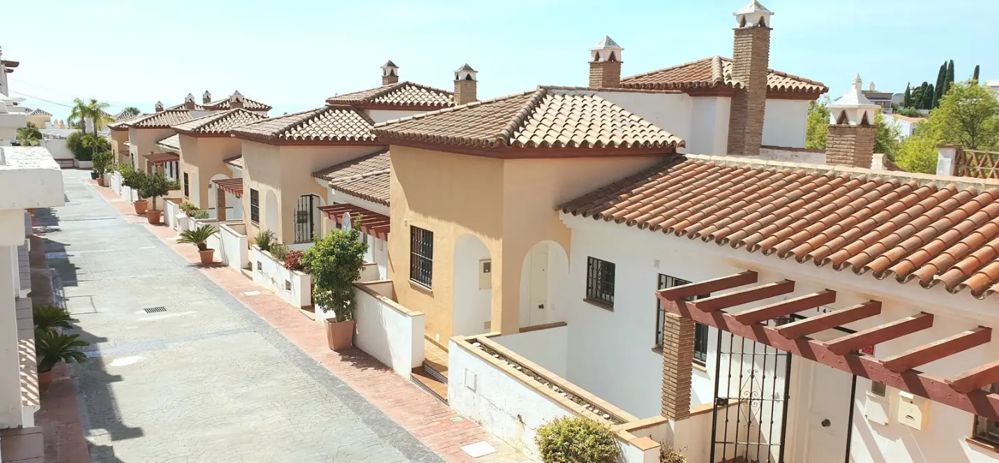 Продажа апартаментов на первом этаже в Nerja 2