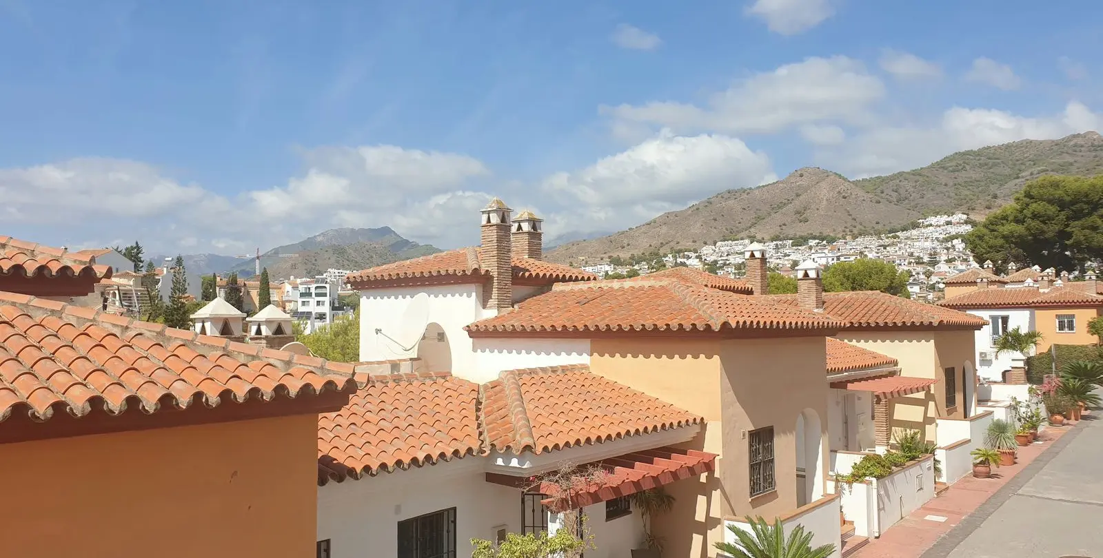 Продажа апартаментов на первом этаже в Nerja 4