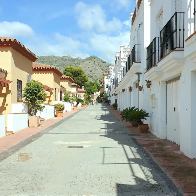 Продажа апартаментов на первом этаже в Nerja