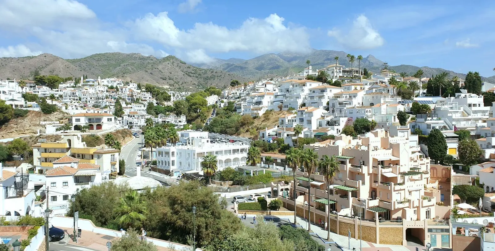 Продажа апартаментов на первом этаже в Nerja 26