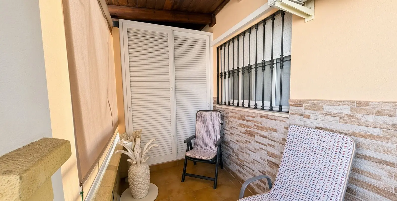 Sale of ground floor apartment in Cancelada 7