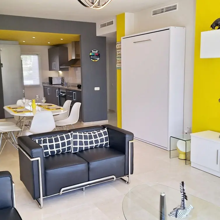 Продажа апартаментов на среднем этаже в Estepona
