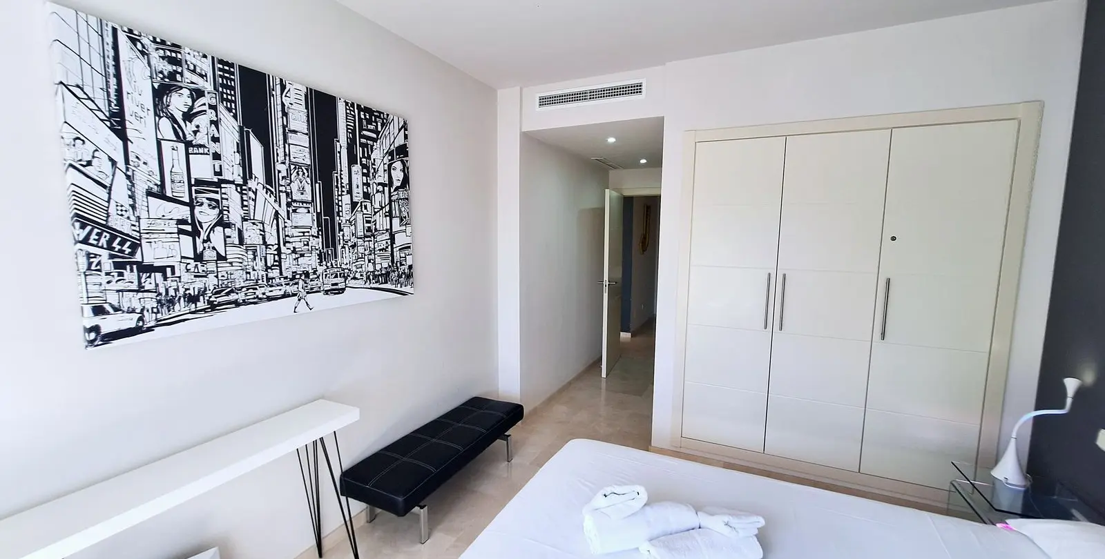 Sale of middle floor apartment in Estepona 21