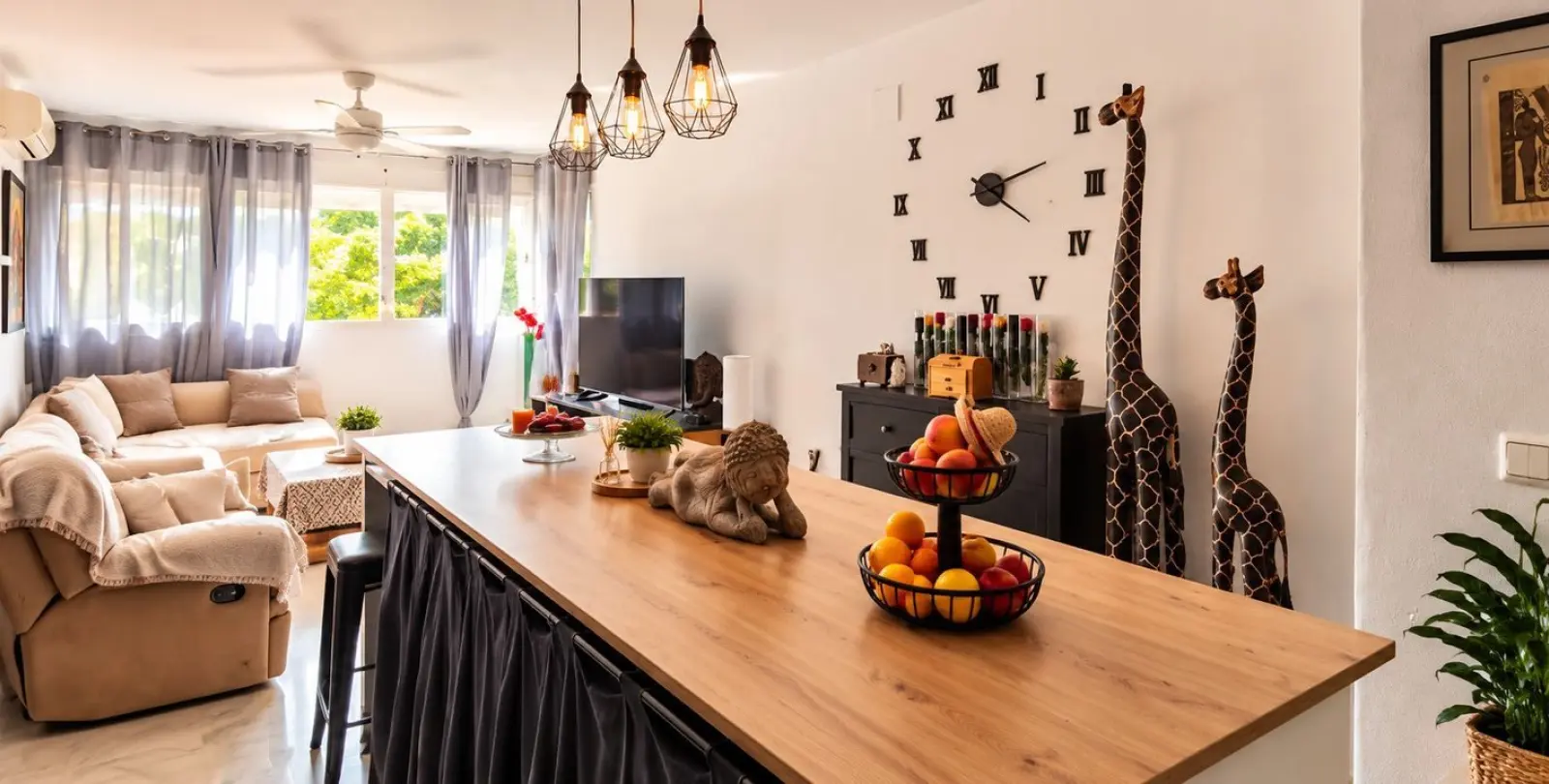 Venta de apartamento en planta media en Estepona 6