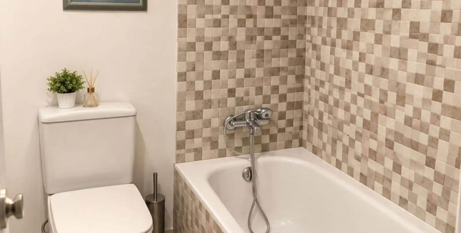 Venta de apartamento en planta media en Estepona 11