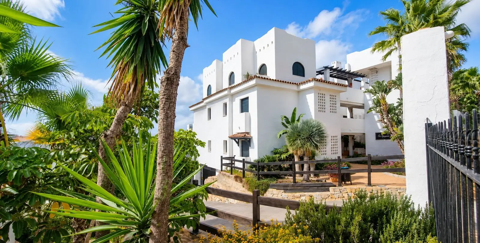 Venta de apartamento en planta baja en Doña Julia 1
