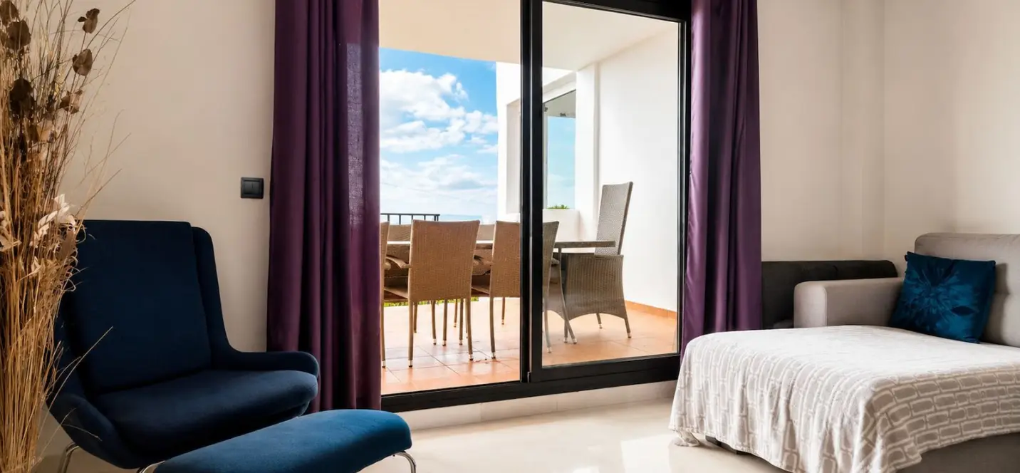 Sale of ground floor apartment in Doña Julia 3