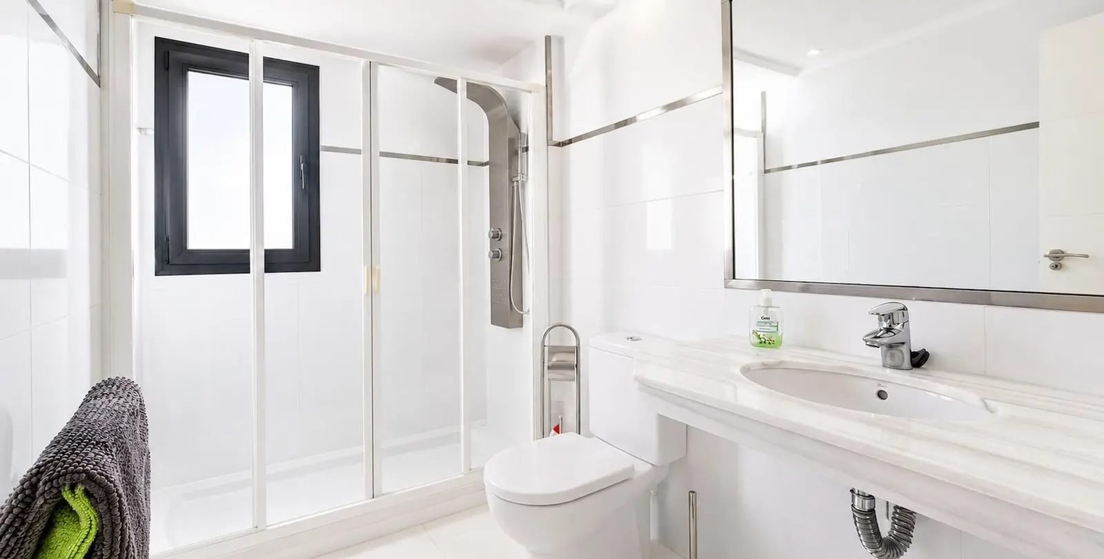 Venta de apartamento en planta baja en Doña Julia 14