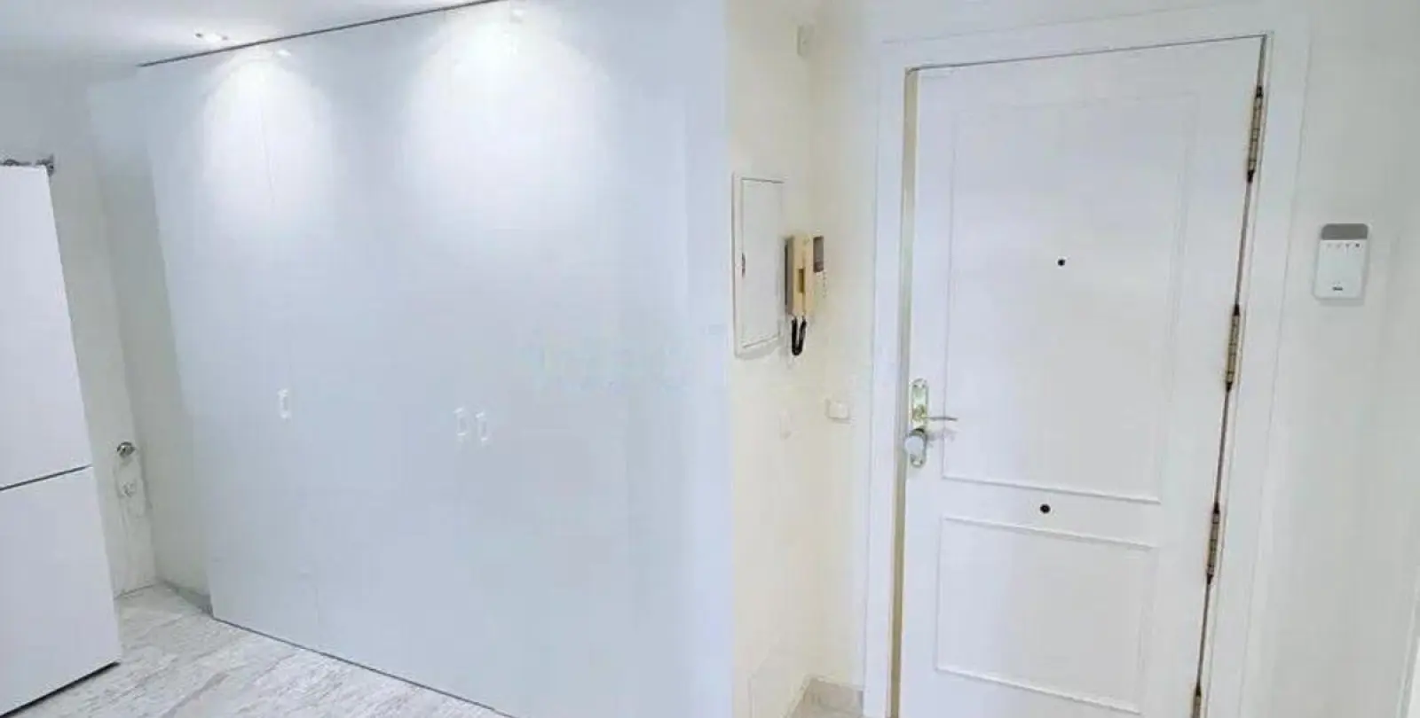 Sale of middle floor apartment in Puerto Banús 6