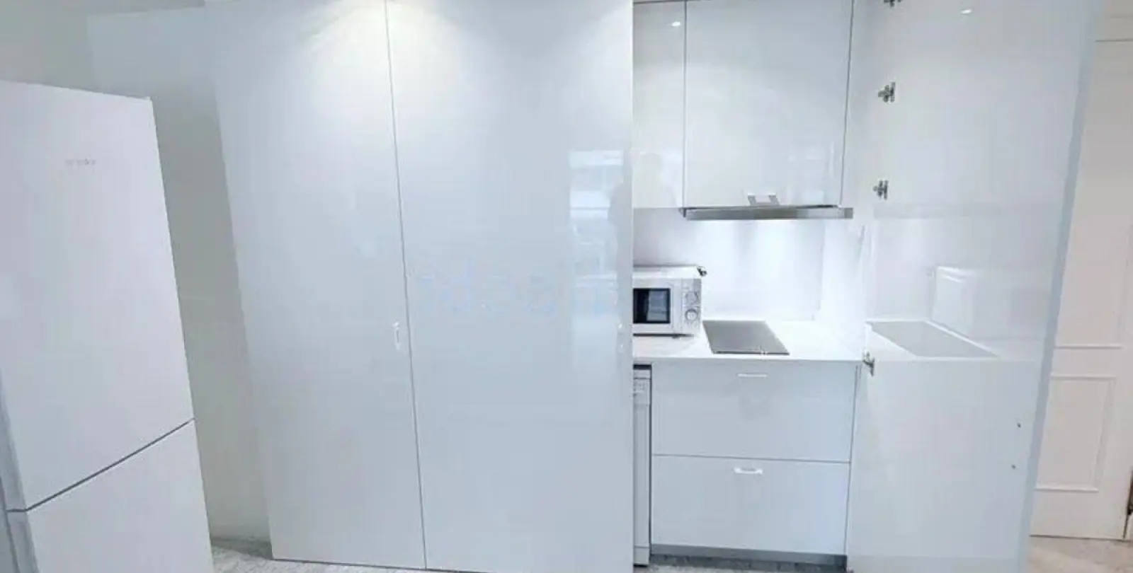 Sale of middle floor apartment in Puerto Banús 8