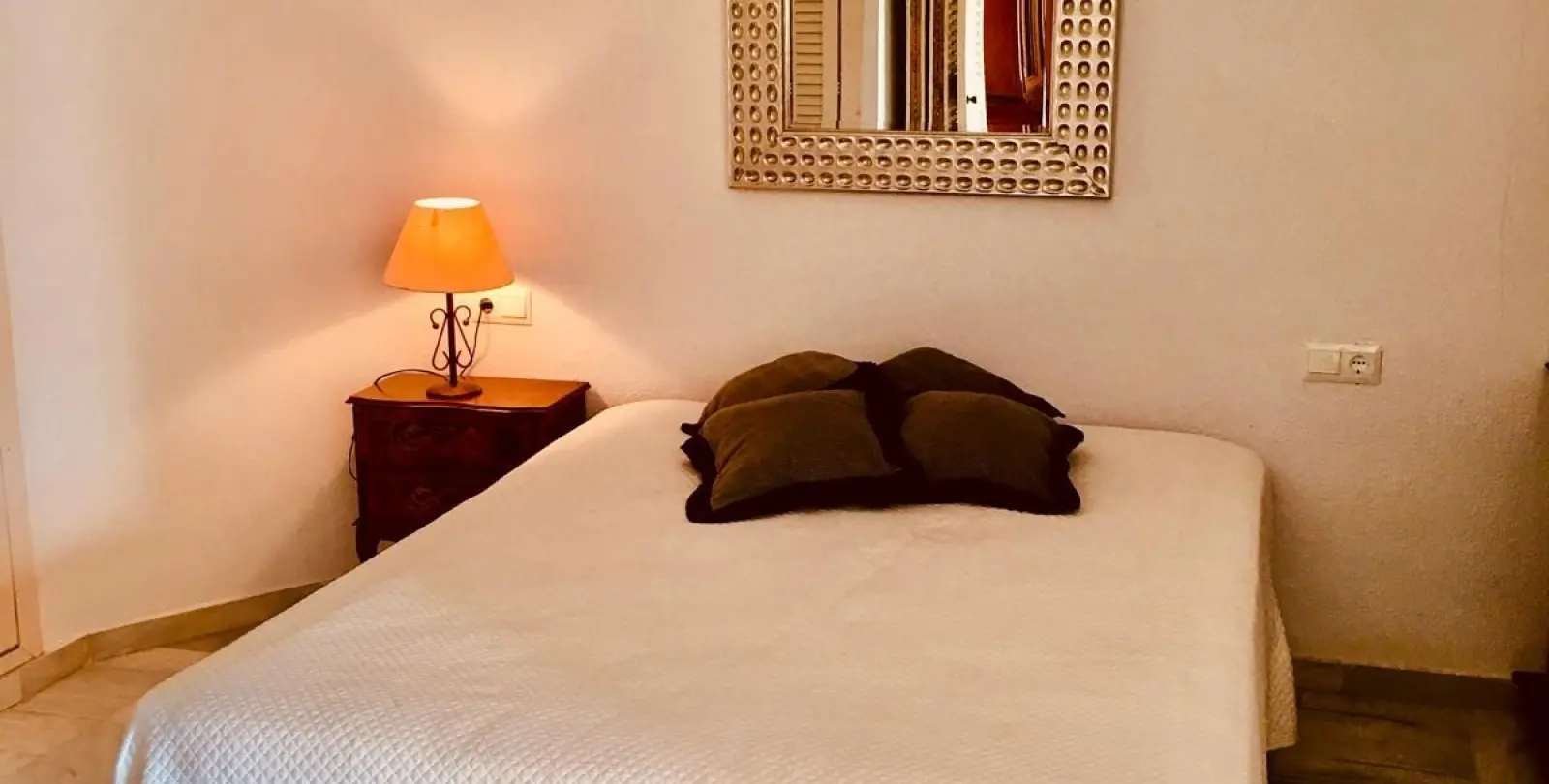 Sale of ground floor apartment in The Golden Mile 16