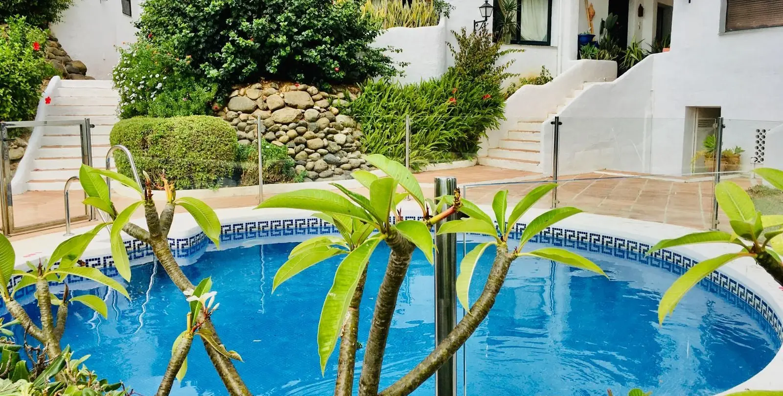 Sale of ground floor apartment in The Golden Mile 19