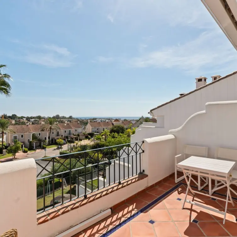 Sale of townhouse in El Paraiso