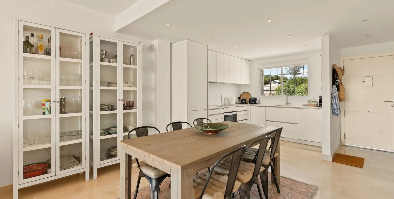 Sale of townhouse in El Paraiso 4