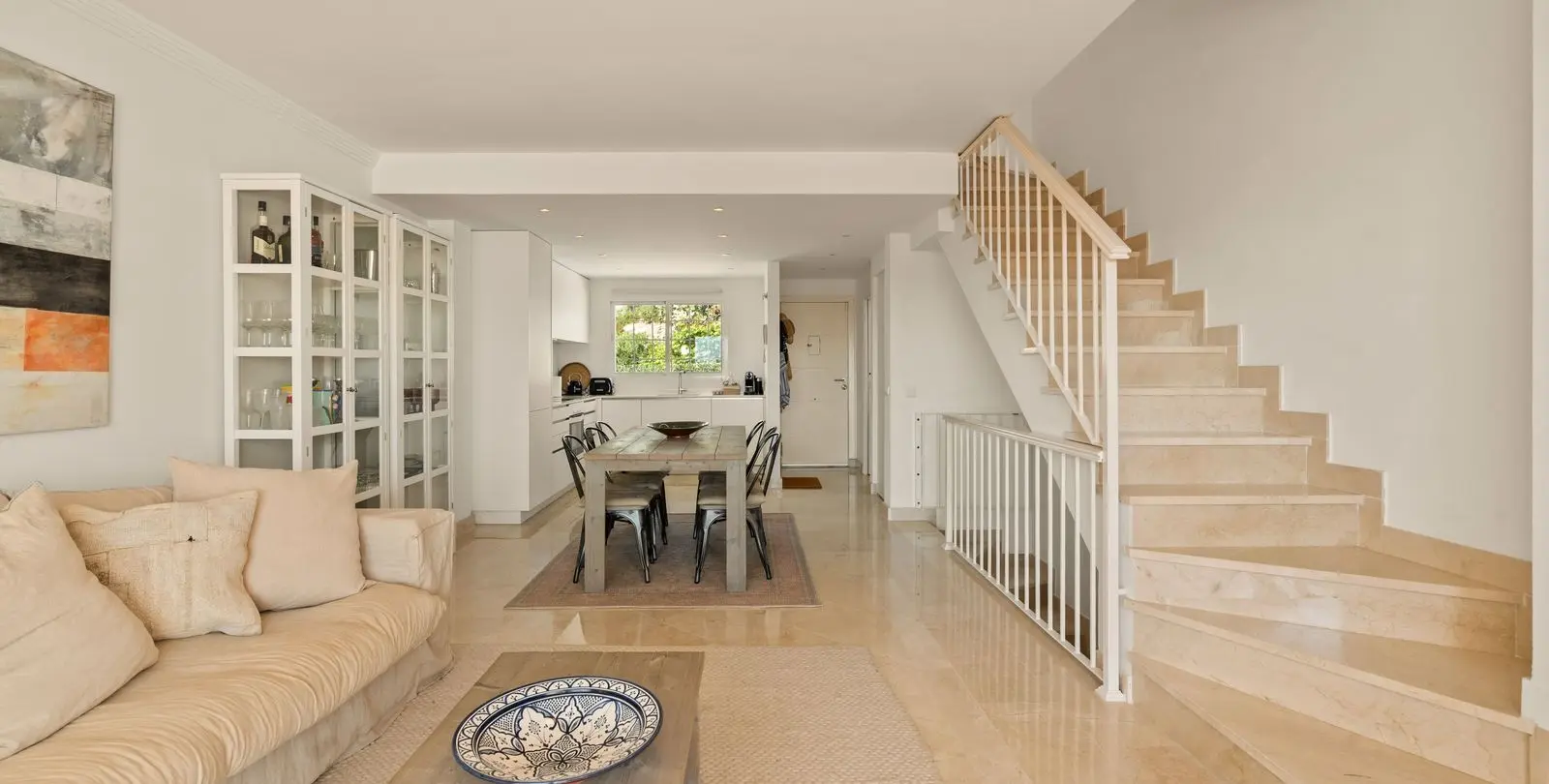 Sale of townhouse in El Paraiso 6