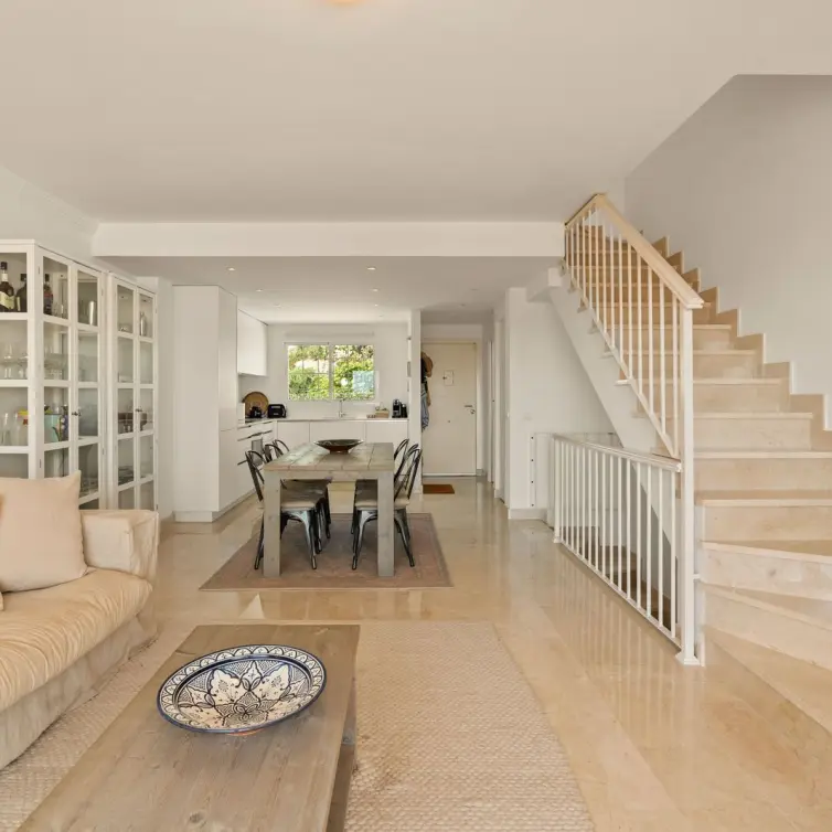 Sale of townhouse in El Paraiso