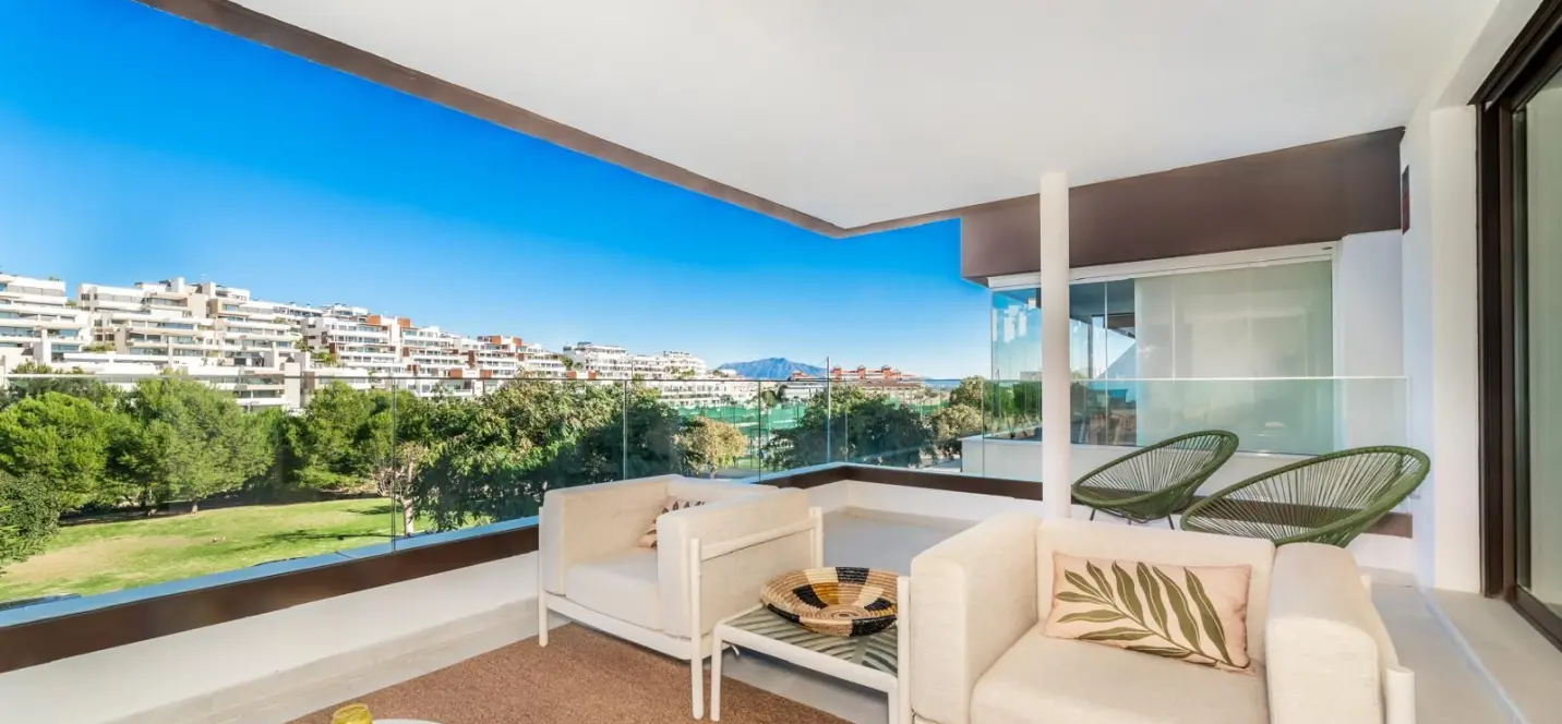 Sale of ground floor apartment in Estepona 0