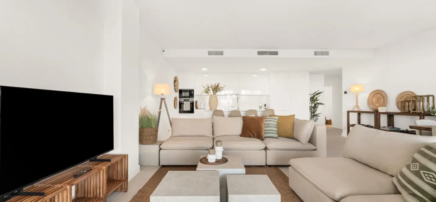 Sale of ground floor apartment in Estepona 2