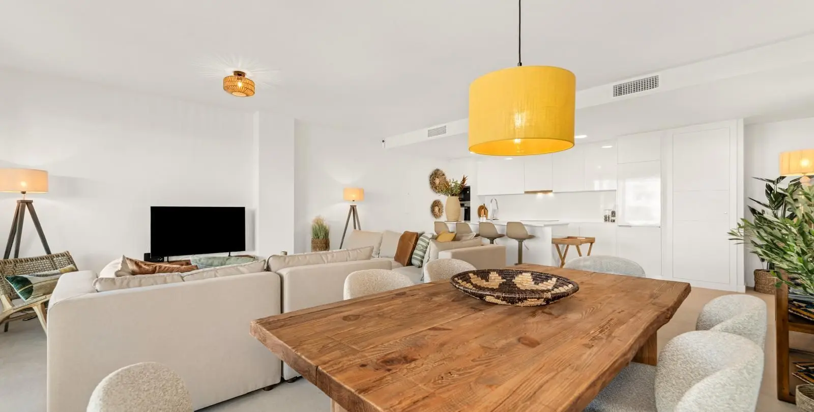 Sale of ground floor apartment in Estepona 5