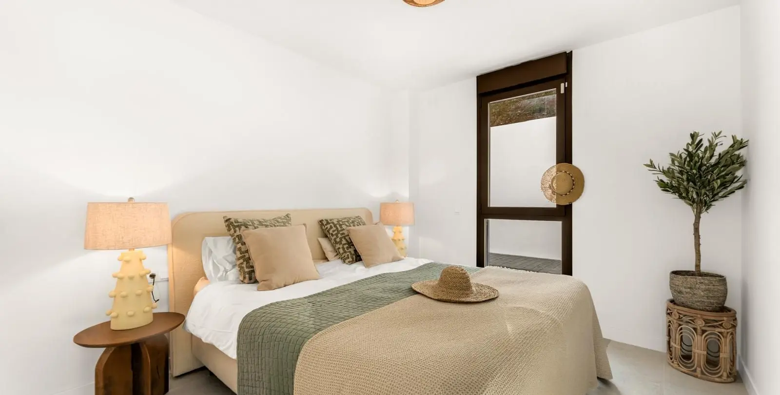 Sale of ground floor apartment in Estepona 9
