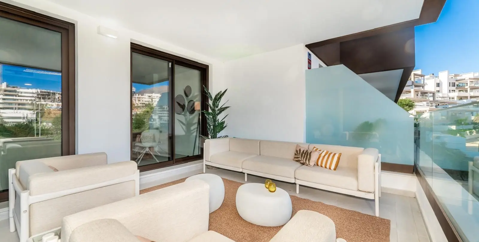 Sale of ground floor apartment in Estepona 17