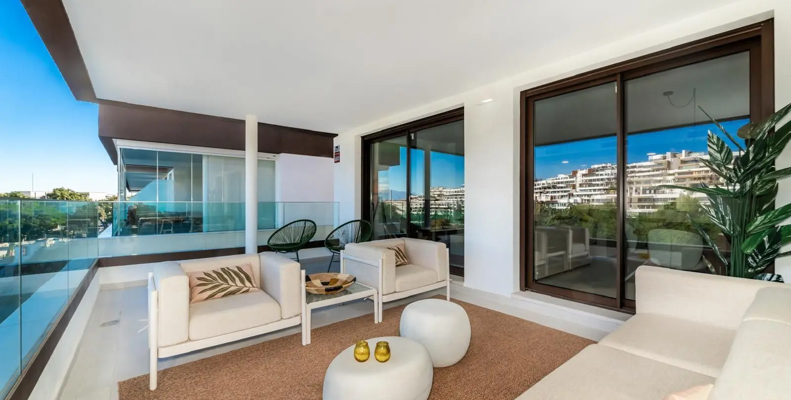 Sale of ground floor apartment in Estepona 19