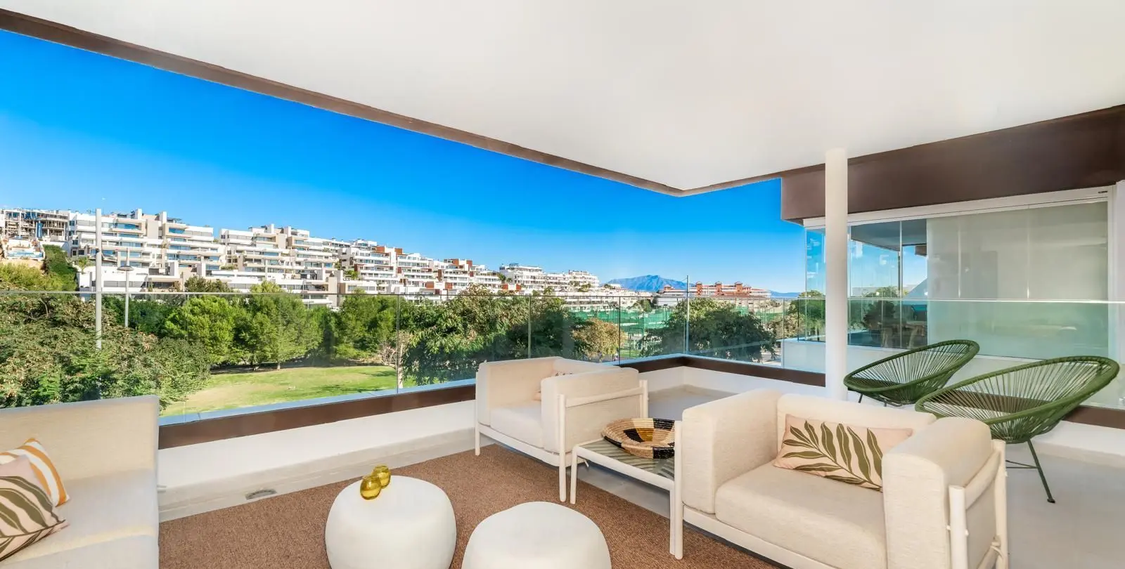 Sale of ground floor apartment in Estepona 20