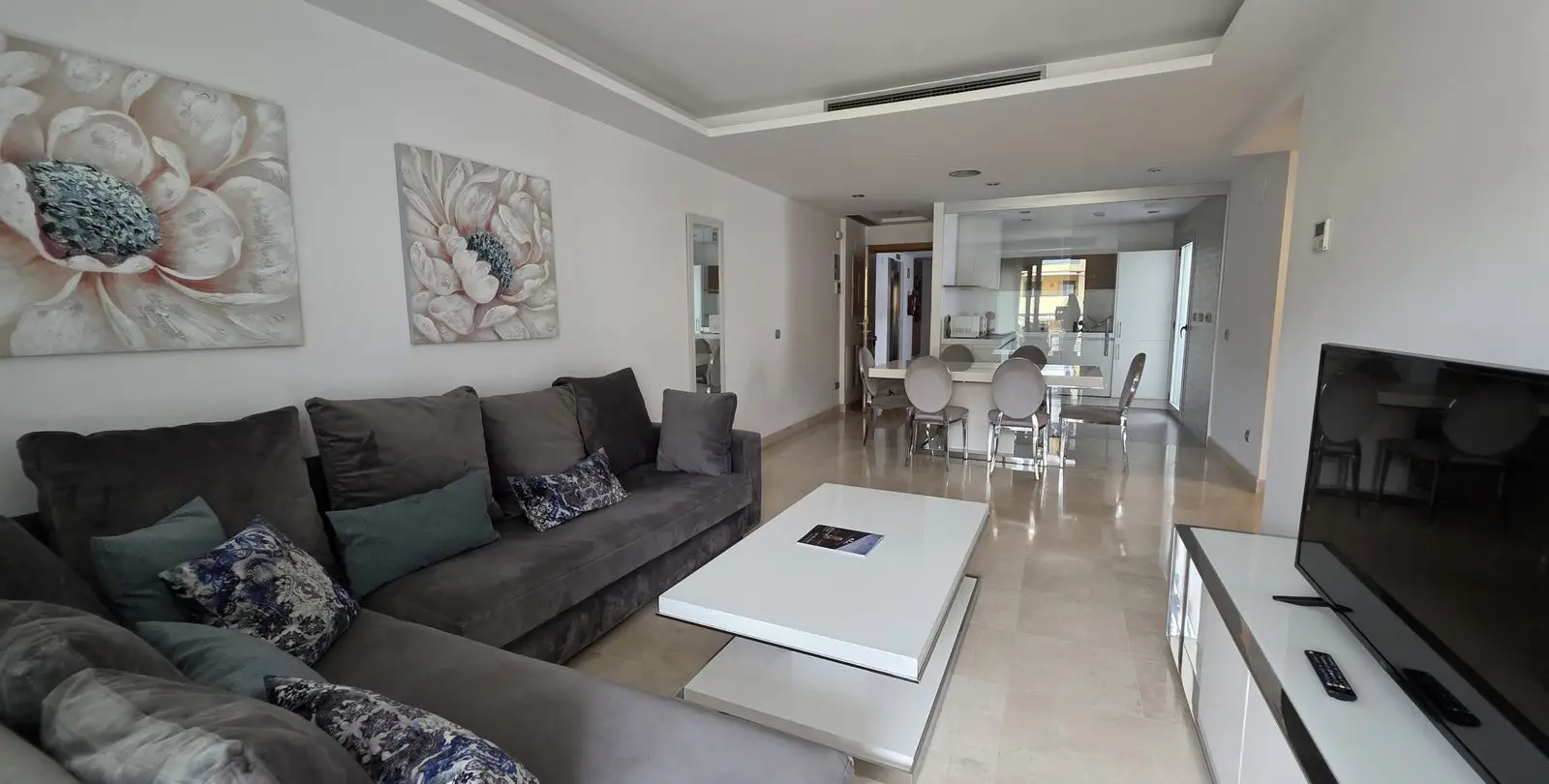 Sale of penthouse duplex in San Pedro de Alcántara 2