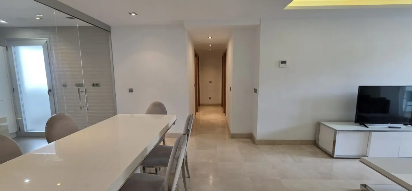Продажа двухуровневого пентхауса в San Pedro de Alcántara 3