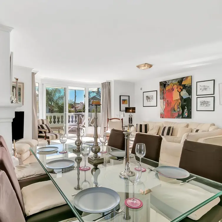 Venta de apartamento en planta media en Elviria