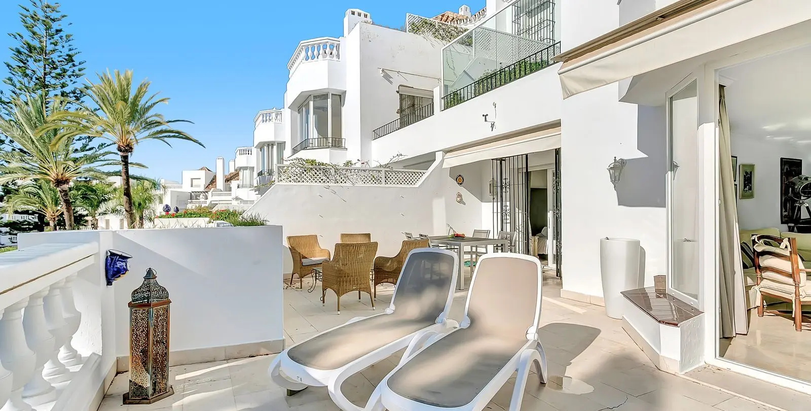 Venta de apartamento en planta media en Elviria 15