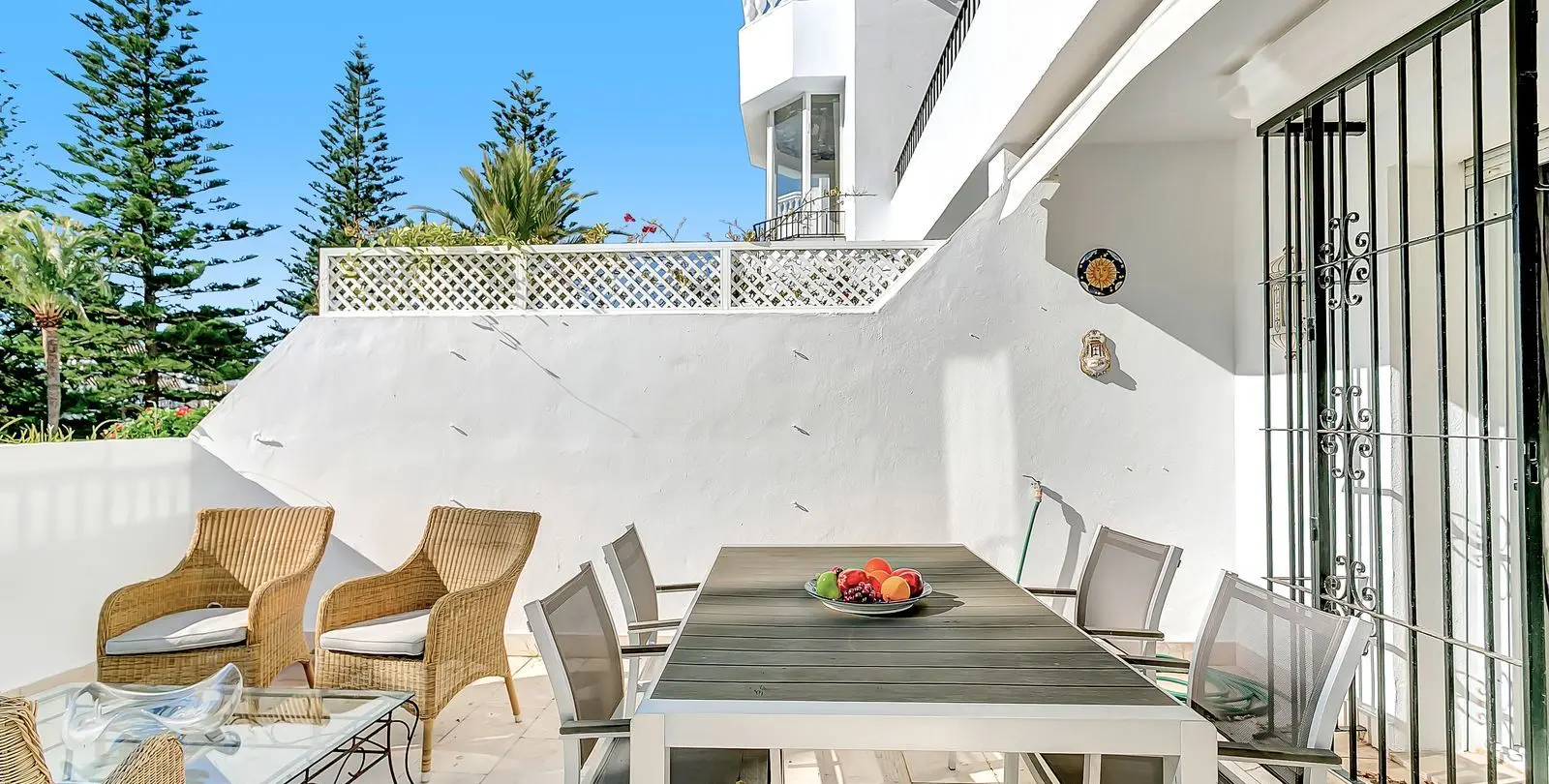 Venta de apartamento en planta media en Elviria 17