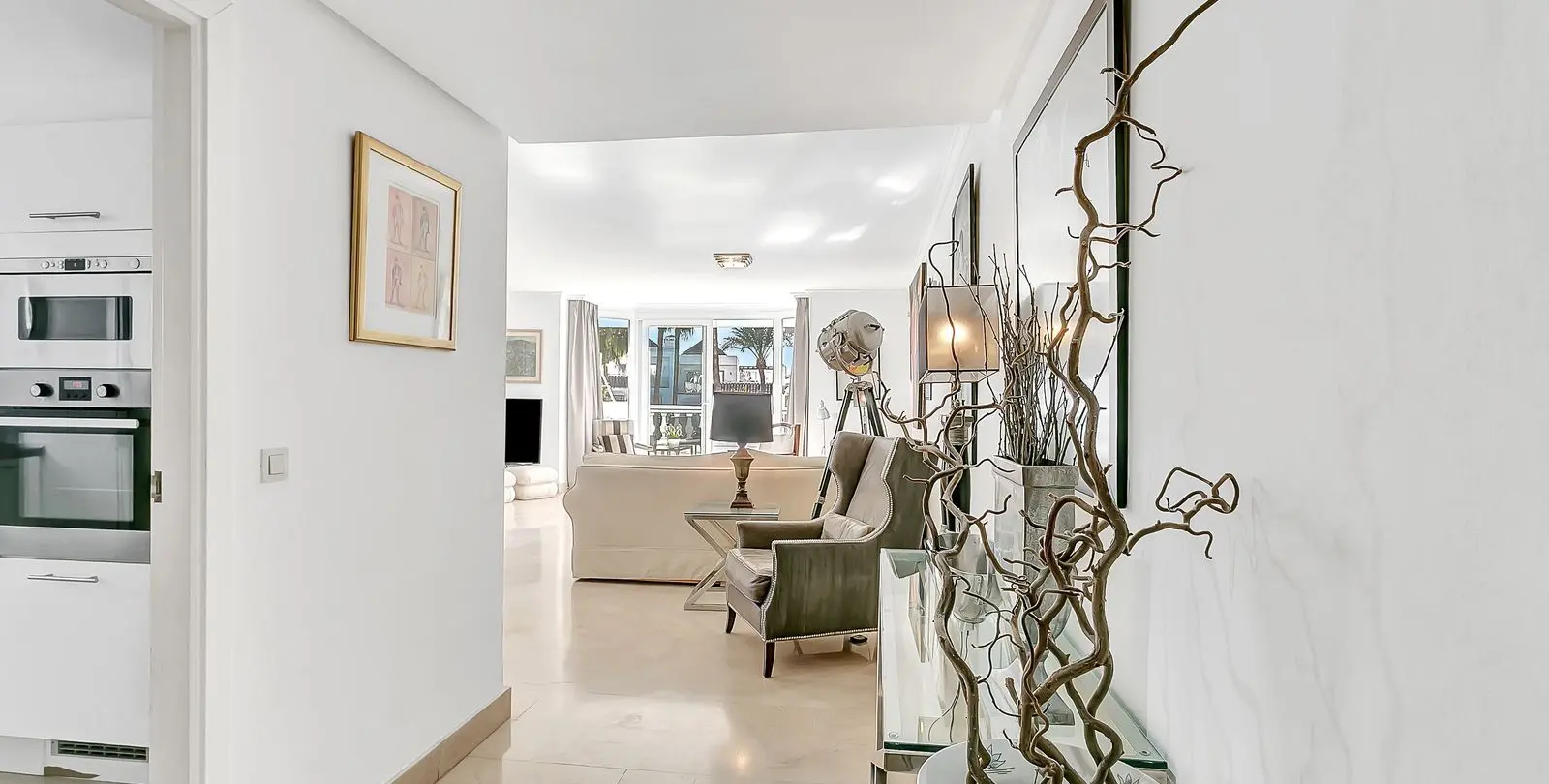 Venta de apartamento en planta media en Elviria 18