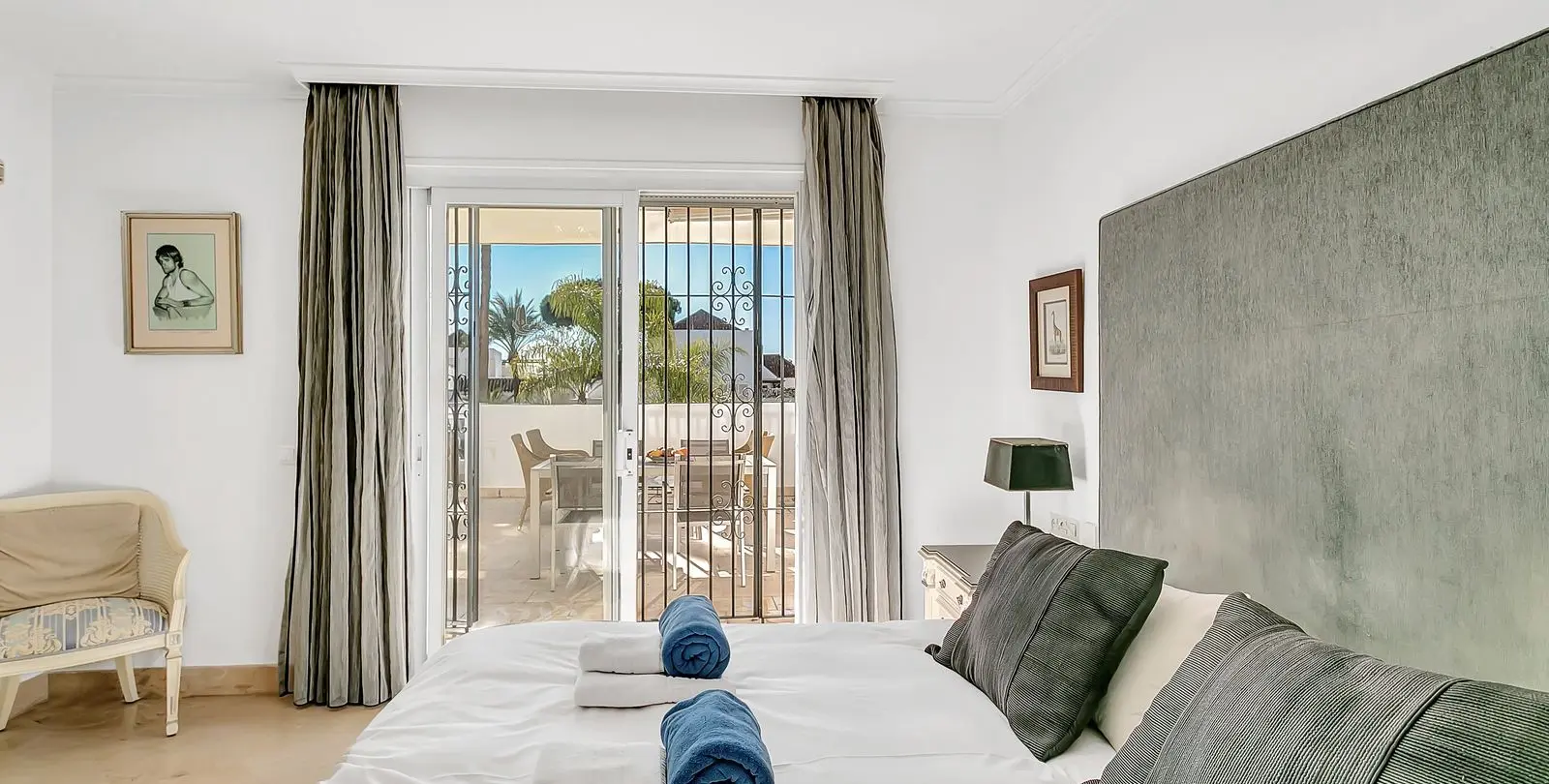 Venta de apartamento en planta media en Elviria 22